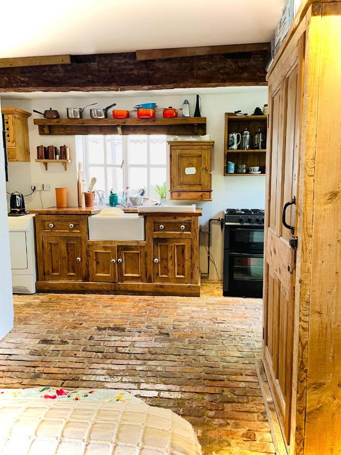 The Beehive, Ground Floor Apartment In Norfolk, No Shared Amenities 道纳姆马基特 外观 照片