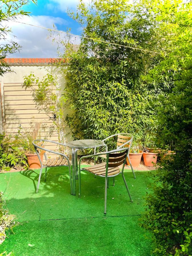 The Beehive, Ground Floor Apartment In Norfolk, No Shared Amenities 道纳姆马基特 外观 照片